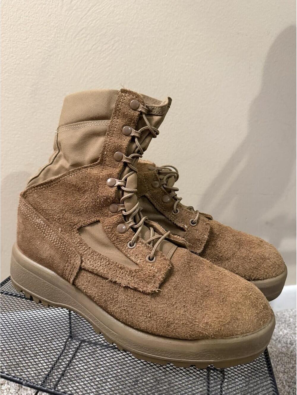 Belleville C390 Combat Hiking Boots AR 670-1 - Men’s 9 - Coyote Brown Suede